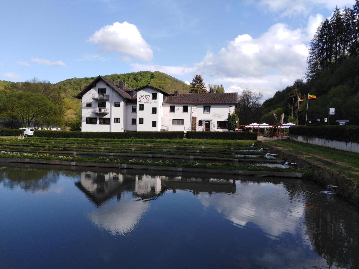 Hotel-Restaurant Forellenzucht Burgen  Exterior foto